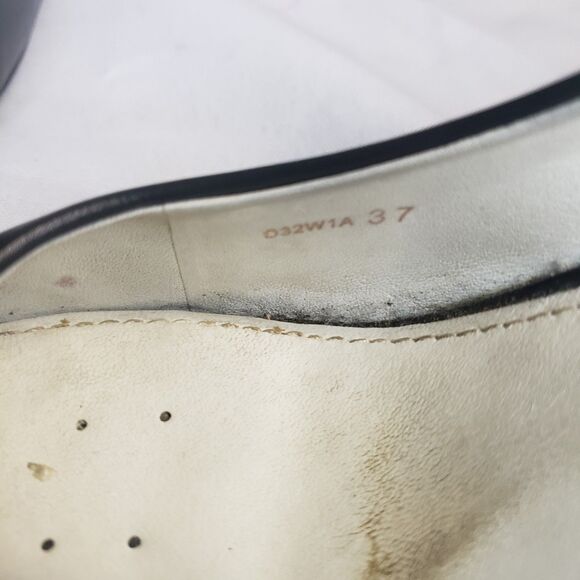 Geox Black and Gold Pumps
Sz 37
scuffs on heels (see pix)
Gently worn
JJJ - Picture 7 of 7